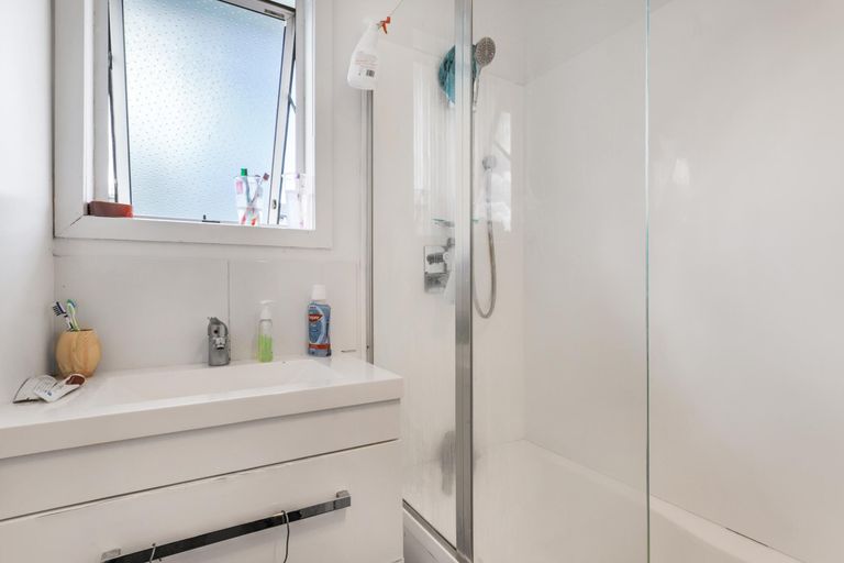 Photo of property in 12 Surrey Street, Manurewa, Auckland, 2102