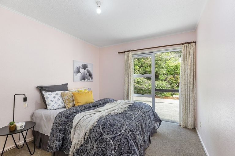 Photo of property in 99 Akaroa Drive, Maupuia, Wellington, 6022