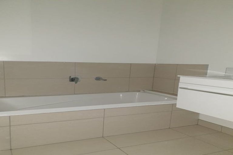 Photo of property in 19u7 Collins Avenue, Tawa, Wellington, 5028
