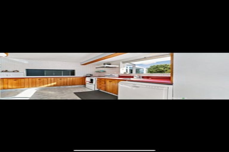 Photo of property in 6 Arima Place, Grenada Village, Wellington, 6037