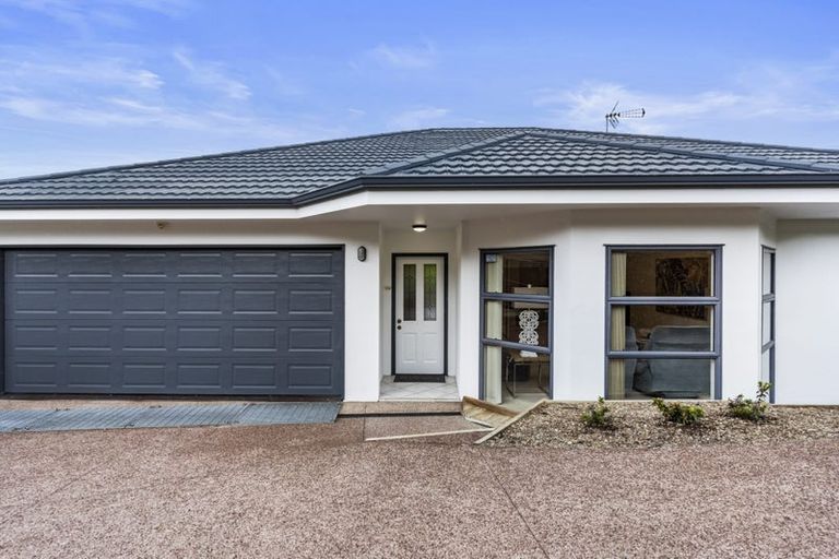 Photo of property in 7 Jubaea Place, Henderson, Auckland, 0610