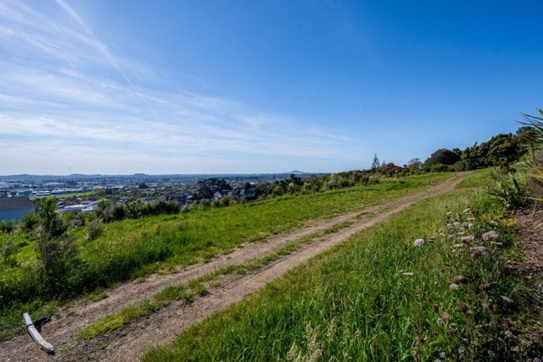 Photo of property in 210 Point View Drive, East Tamaki Heights, Auckland, 2016