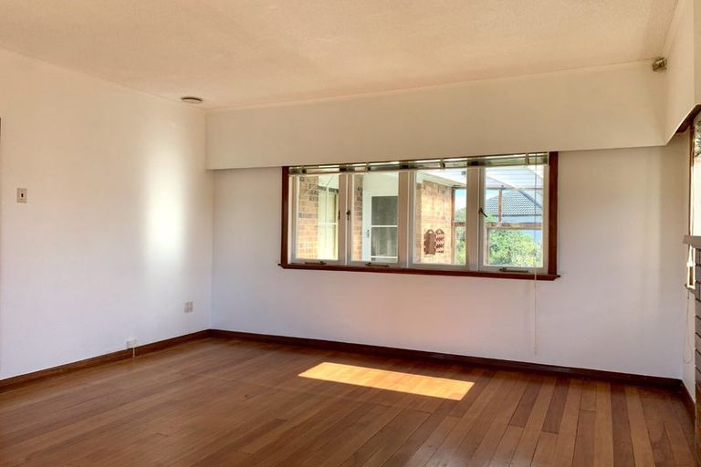 Photo of property in 86 Mcleod Road, Te Atatu South, Auckland, 0610