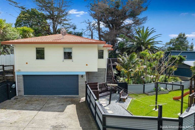 Photo of property in 58h Sunnyside Road, Sunnyvale, Auckland, 0612