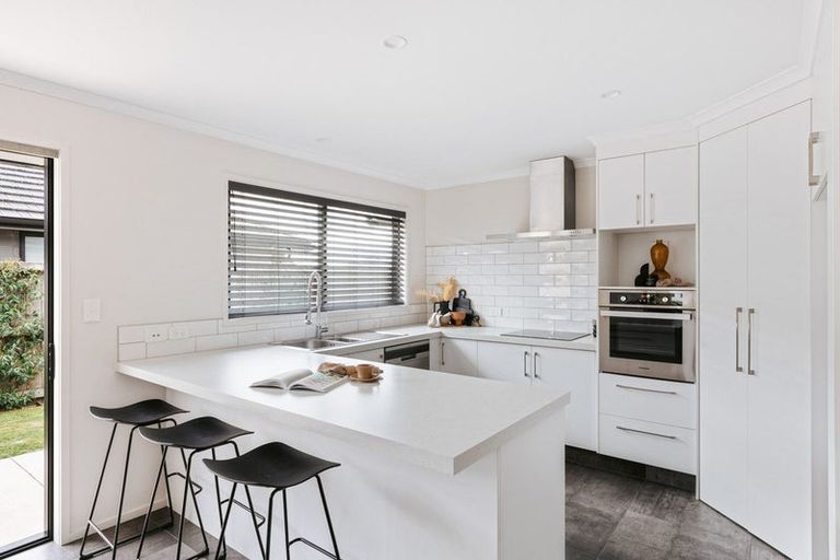 Photo of property in 10 Fearnley Grove, Pyes Pa, Tauranga, 3112