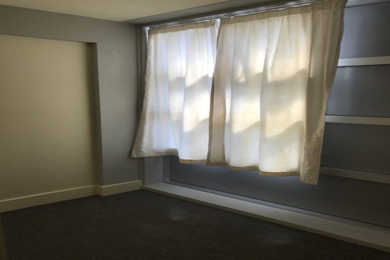 Photo of property in St Pauls Apartments, 24/43u Mulgrave Street, Thorndon, Wellington, 6011