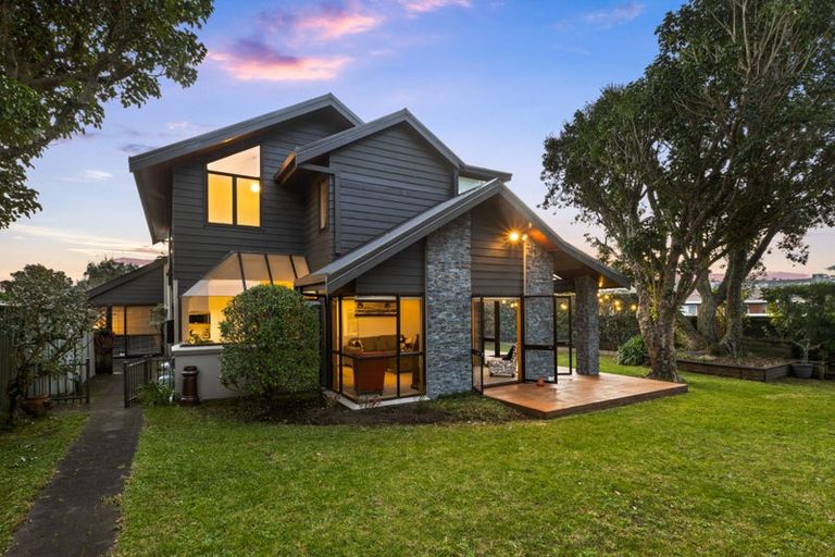 Photo of property in 1 Maygrove Drive, Orewa, 0931