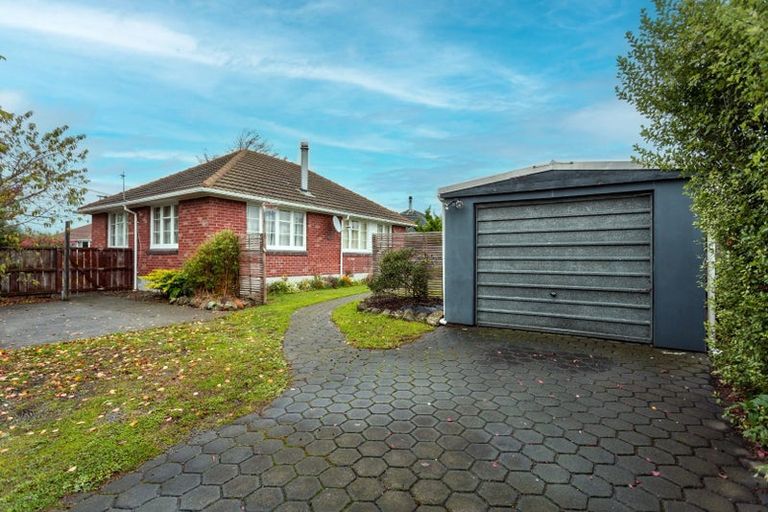 Photo of property in 23 Rowcliffe Crescent, Avonside, Christchurch, 8061
