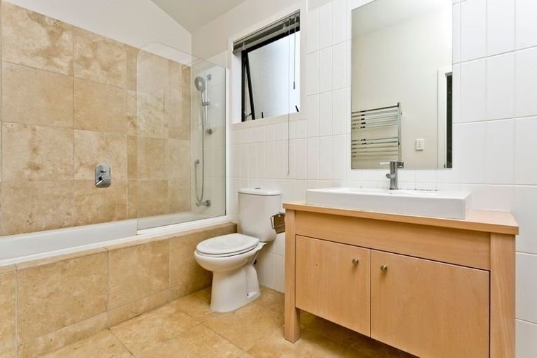 Photo of property in Point Ridge, 130 Gills Road, Albany Heights, Auckland, 0632