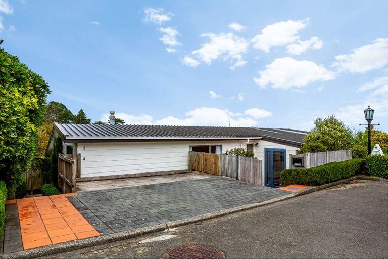Photo of property in 4 Flint Way, Northland, Wellington, 6012