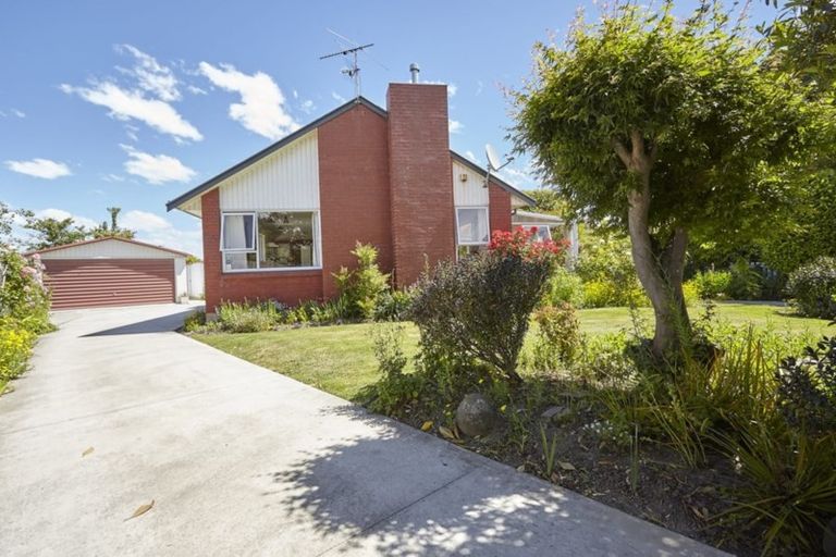 Photo of property in 21 Elwyn Place, Avonhead, Christchurch, 8042