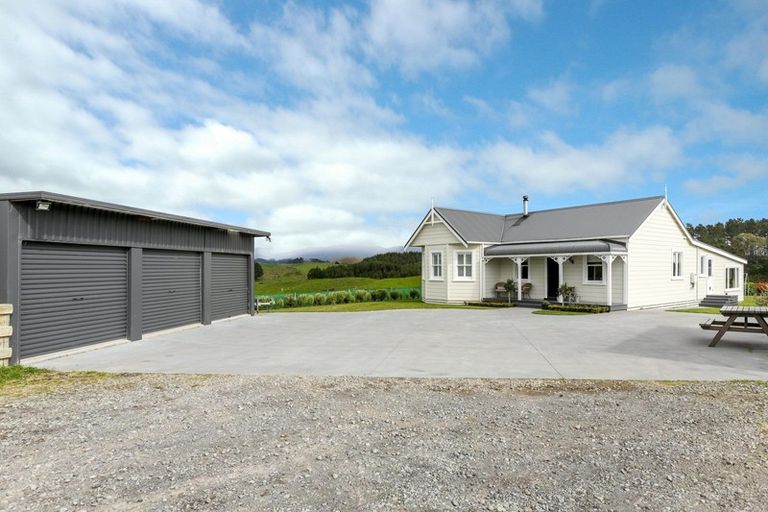 Photo of property in 200 Egmont Road, Hillsborough, New Plymouth, 4372