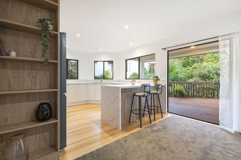 Photo of property in 11 Nottingham Place, Northcross, Auckland, 0630