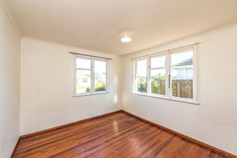 Photo of property in 10 Churchill Crescent, Tawhero, Whanganui, 4501