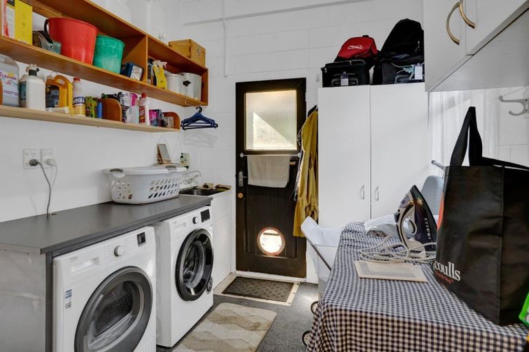 Photo of property in 8b Squire Place, Blagdon, New Plymouth, 4310