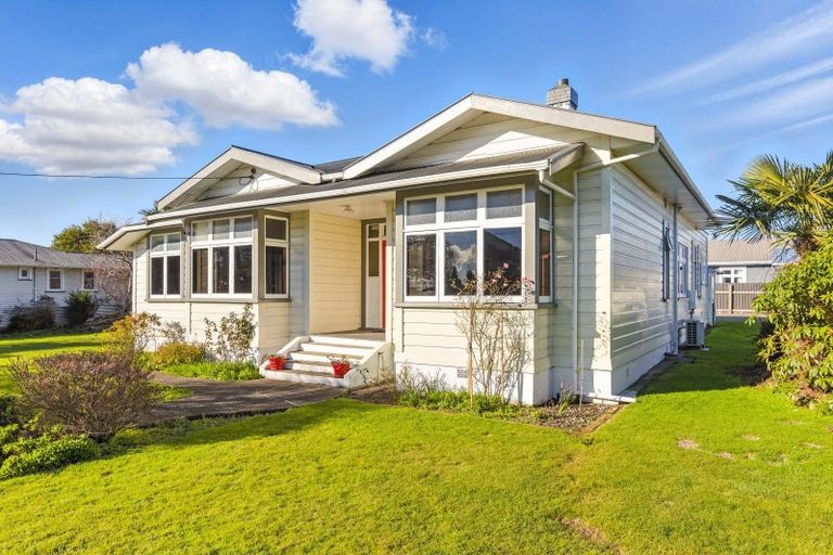 Photo of property in 2 Weraroa Road, Levin, 5510
