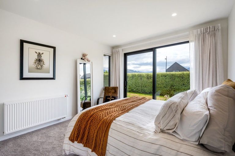 Photo of property in 29 Mount Nicholas Avenue, Wanaka, 9305