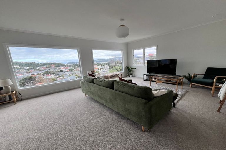 Photo of property in 36 Tio Tio Road, Miramar, Wellington, 6022