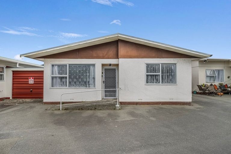 Photo of property in 2/104 Alma Road, Gonville, Whanganui, 4501