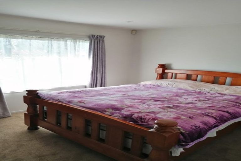 Photo of property in 3 Sunward Rise, Glenfield, Auckland, 0629