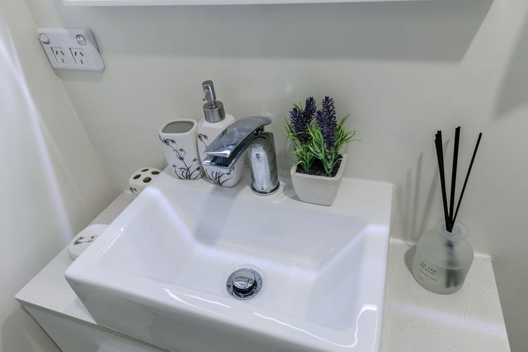 Photo of property in 44 Kervil Avenue, Te Atatu Peninsula, Auckland, 0610