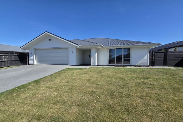 Photo of property in 16 Highgate Drive, Rangiora, 7400