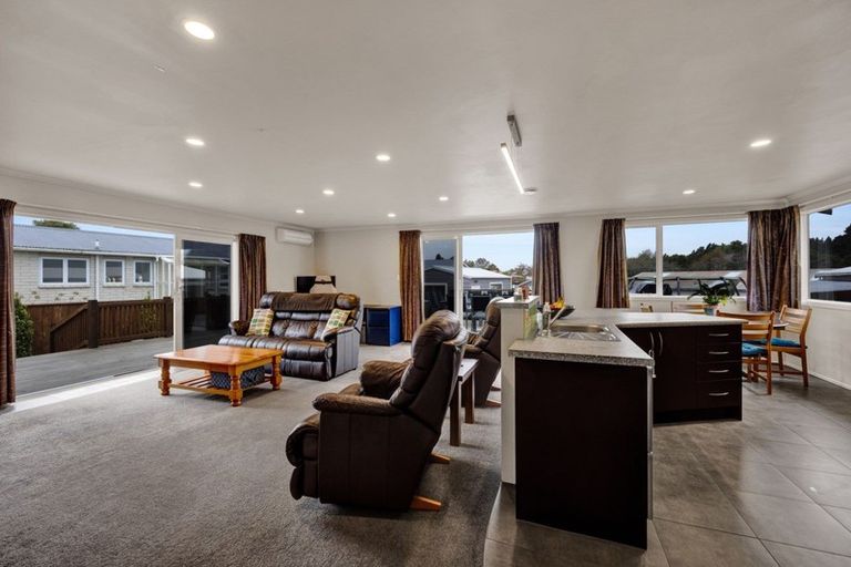 Photo of property in 30 Oberon Street, Stratford, 4332