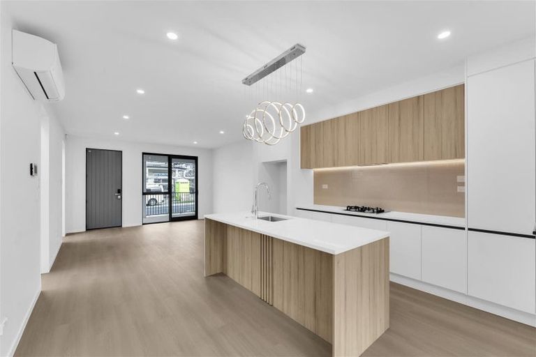 Photo of property in 14 Waimarie Drive, Karaka, 2578