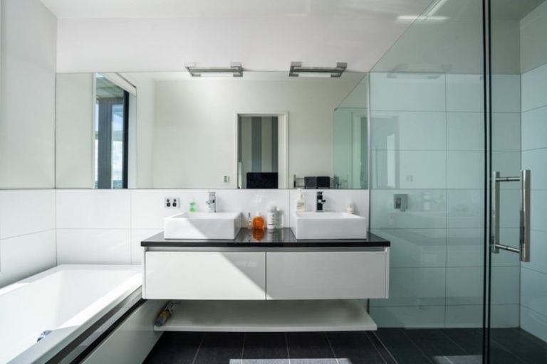 Photo of property in 2/5 The Moorings, Two Mile Bay, Taupo, 3330