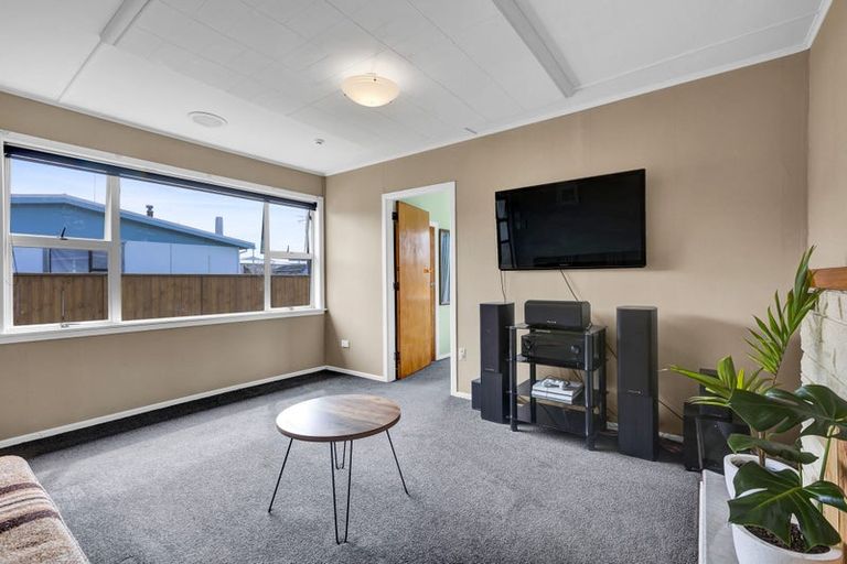 Photo of property in 31 Paritutu Road, Spotswood, New Plymouth, 4310