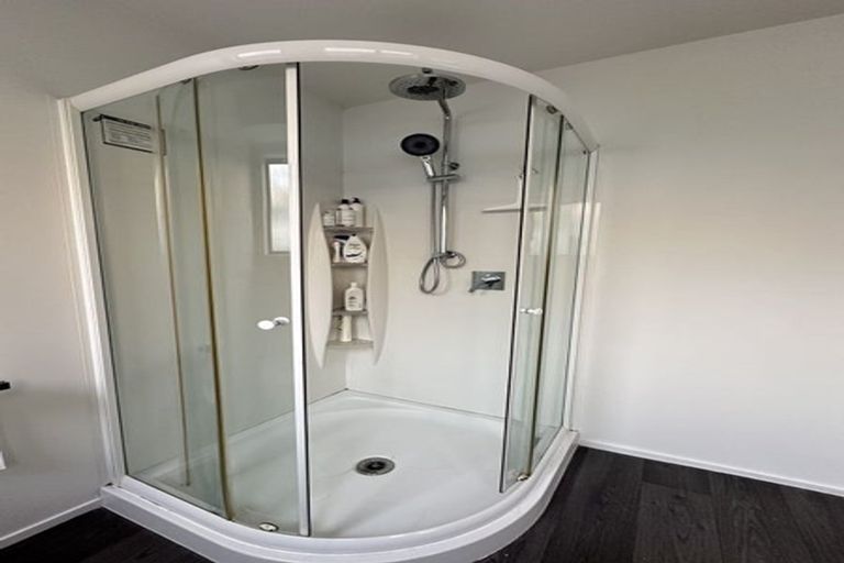 Photo of property in 10 Granville Drive, Massey, Auckland, 0614