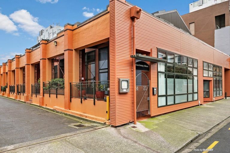 Photo of property in Courtenay Mews Apartments, 14/14u Alpha Street, Te Aro, Wellington, 6011