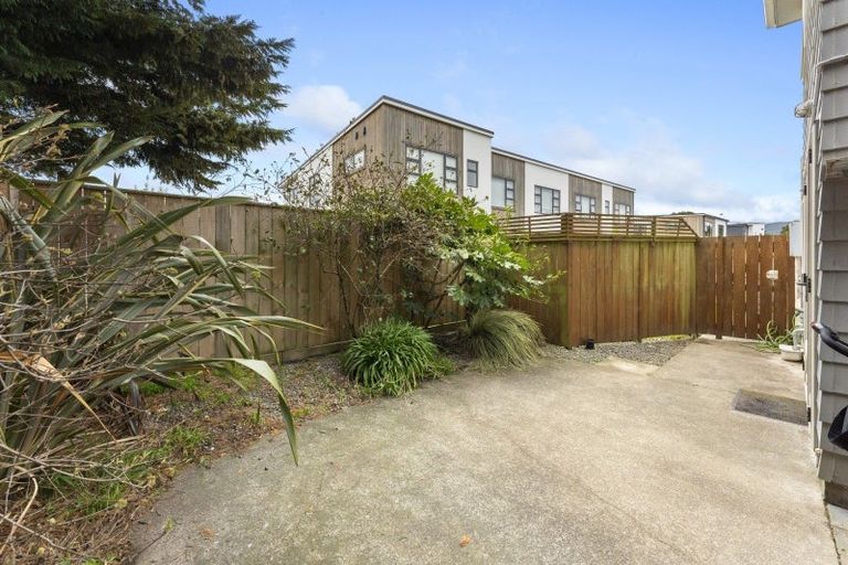 Photo of property in 8 Waldie Grove, Avalon, Lower Hutt, 5011