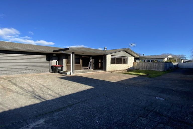 Photo of property in 2/8 Duart Road, Havelock North, 4130