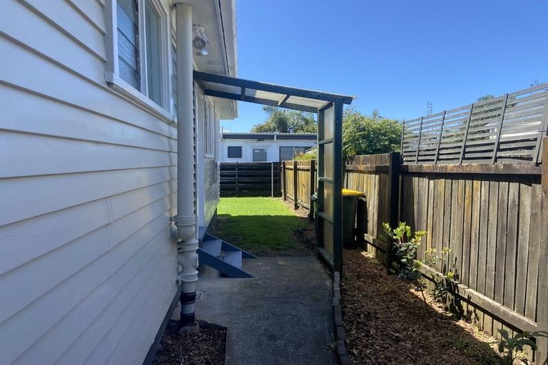 Photo of property in 403 Hobsonville Road, Hobsonville, Auckland, 0618