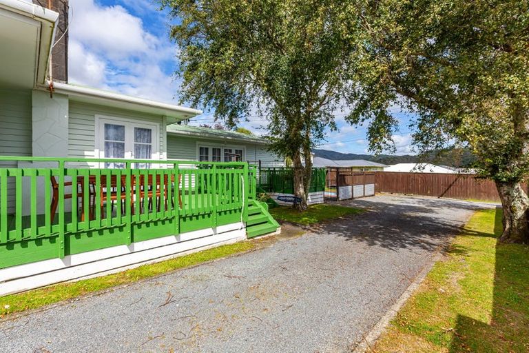 Photo of property in 51 Russell Road, Wainuiomata, Lower Hutt, 5014