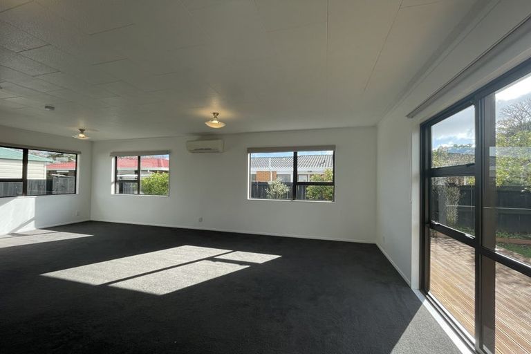 Photo of property in 94 Roberts Road, Te Atatu South, Auckland, 0610
