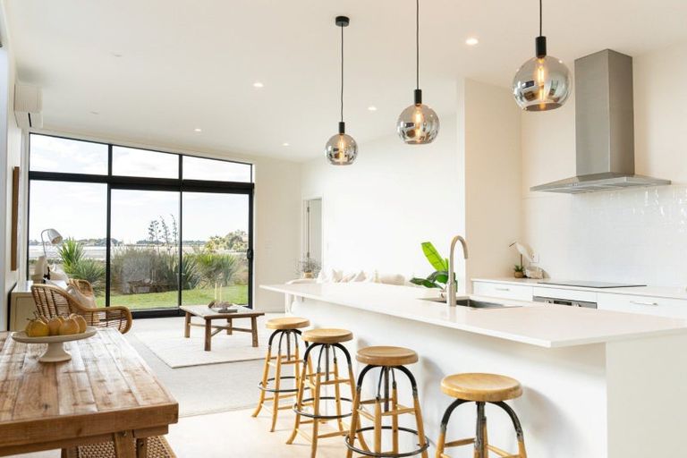 Photo of property in 43 Hinaki Street, Poike, Tauranga, 3112