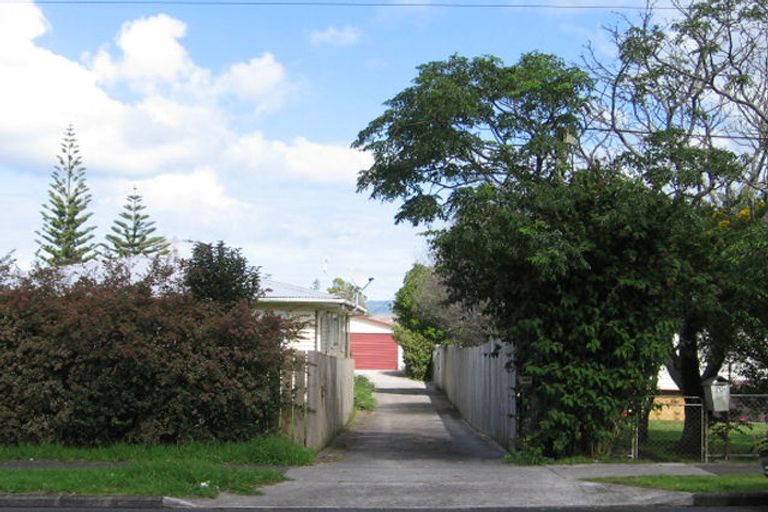 Photo of property in 68a Taikata Road, Te Atatu Peninsula, Auckland, 0610