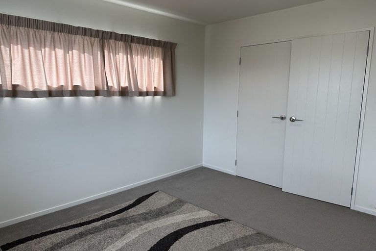 Photo of property in 24 Mulroy Place, Pinehill, Auckland, 0632