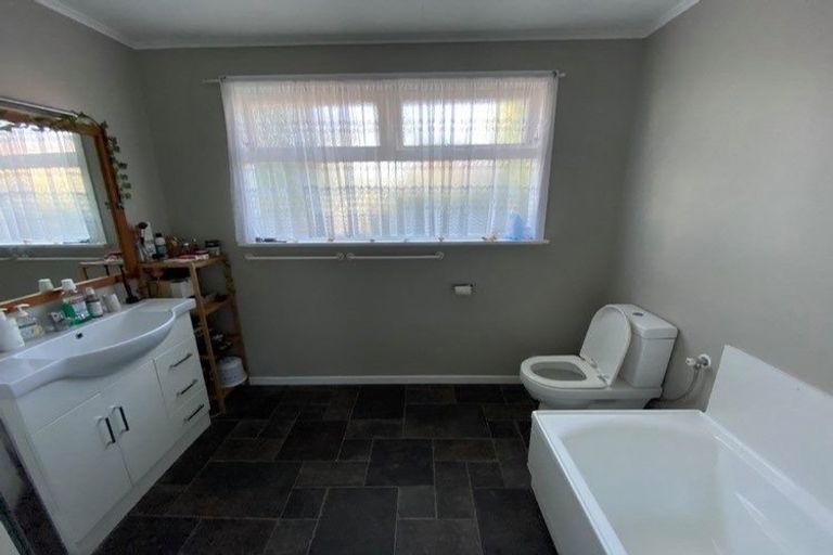 Photo of property in 43 Percival Road, Paraparaumu Beach, Paraparaumu, 5032