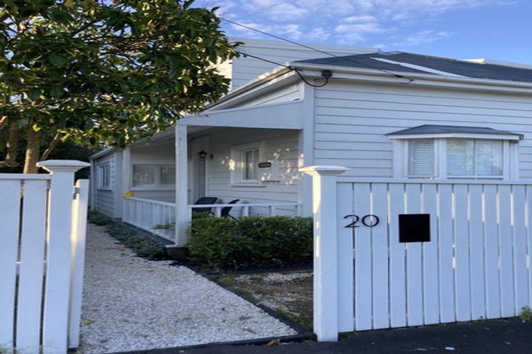 Photo of property in 20 Vincent Road, Northcote Point, Auckland, 0627