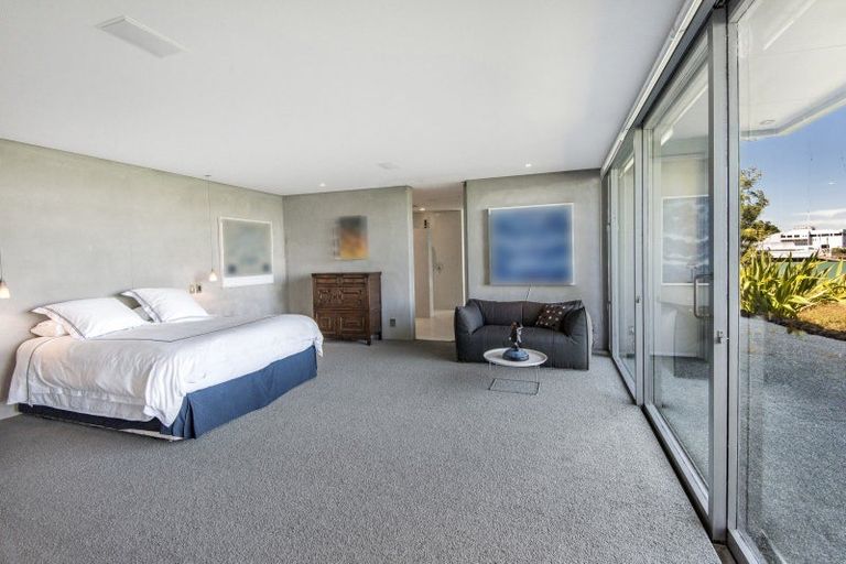 Photo of property in 9 Stanley Point Road, Stanley Point, Auckland, 0624