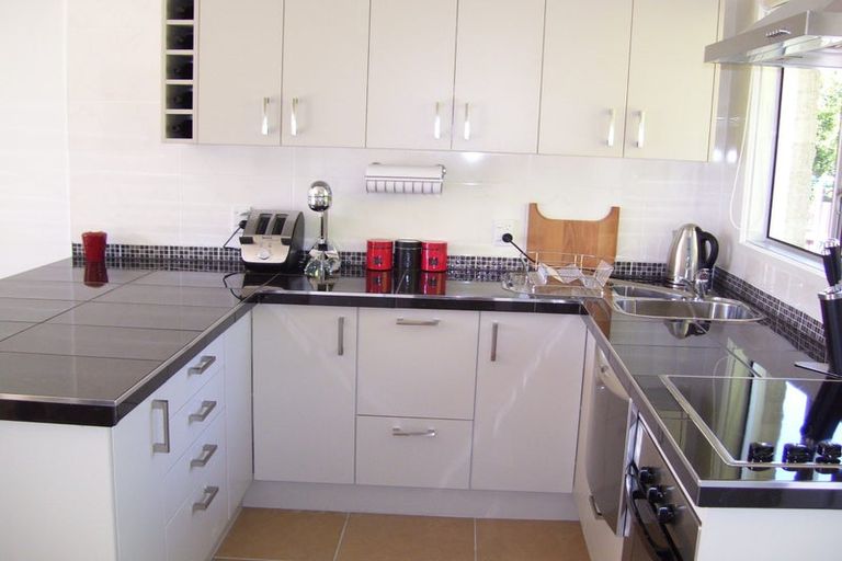 Photo of property in 2/10 Raewyn Place, Pakuranga, Auckland, 2010