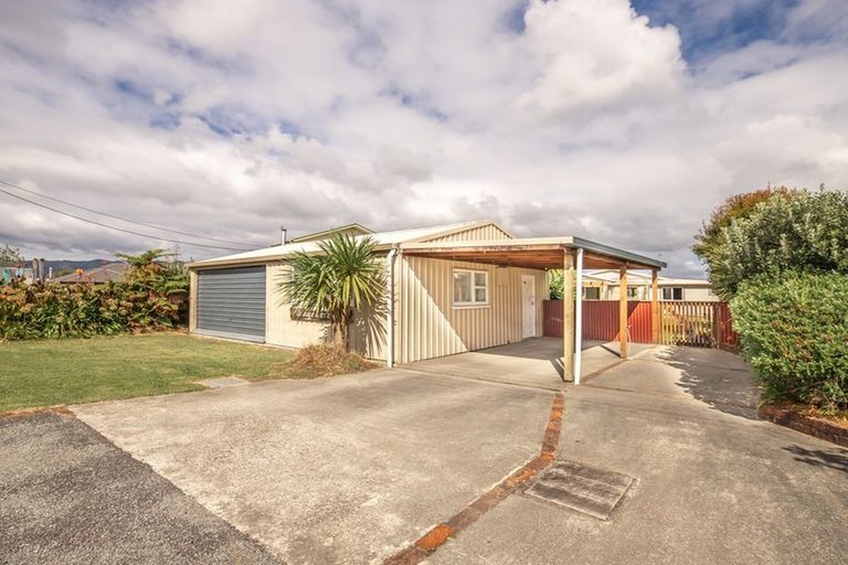 Photo of property in 6 Shelswell Street, Westport, 7825