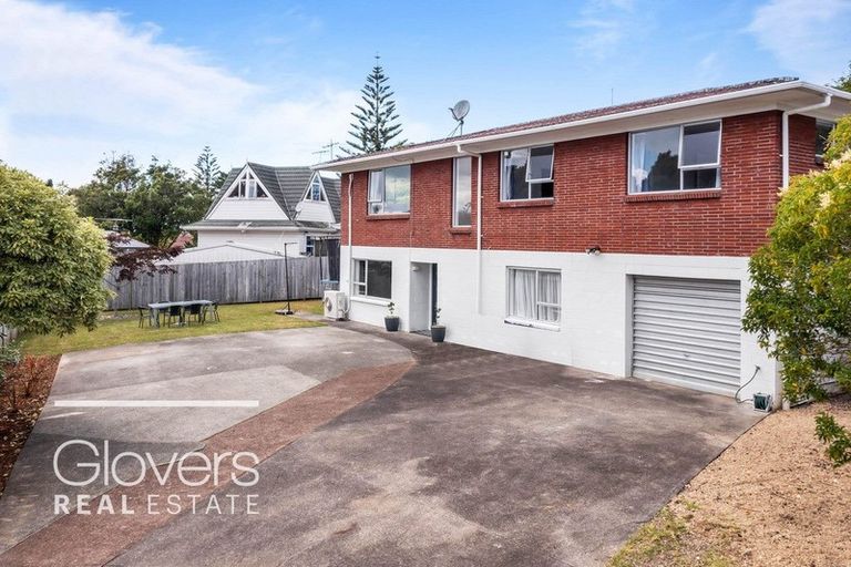Photo of property in 10 Seabar Place, Glen Eden, Auckland, 0602
