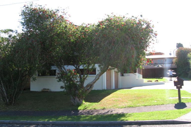 Photo of property in 40 Hebron Road, Waiake, Auckland, 0630