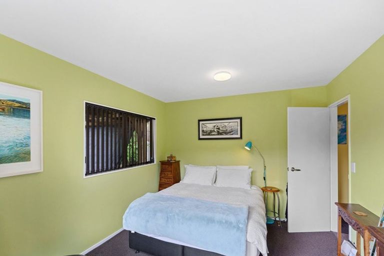 Photo of property in 6 Kohekohe Road, Waikanae, 5036