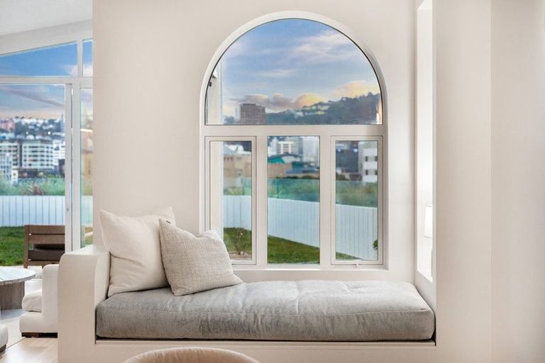 Photo of property in 57 Roxburgh Street, Mount Victoria, Wellington, 6011