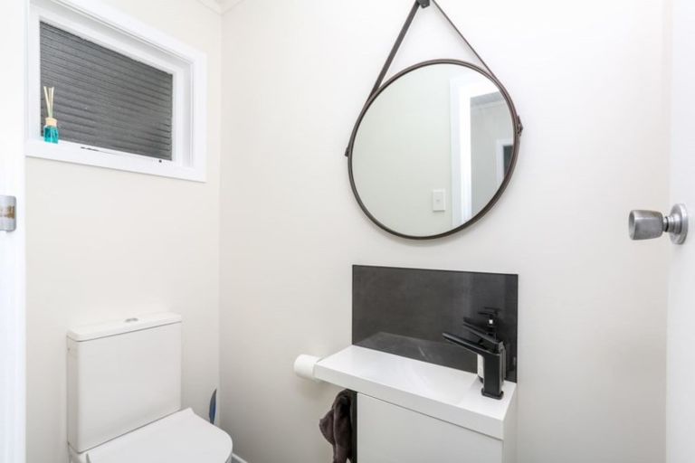 Photo of property in 24 Tukapa Street, Westown, New Plymouth, 4310